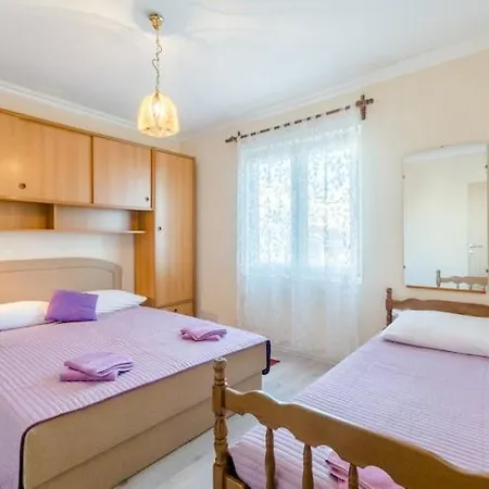 Fidelis - One Bedroom With Terrace And Garden View 2 Apartment *