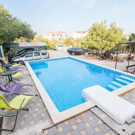 Fidelis - One Bedroom With Terrace And Garden View 2 Apartment