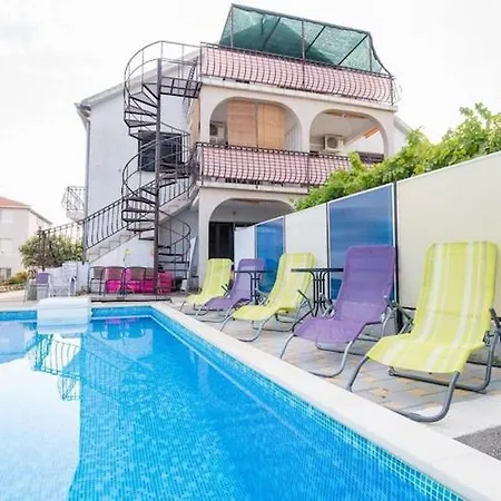 Apartment Fidelis - One Bedroom With Terrace And Garden View 2 Trogir