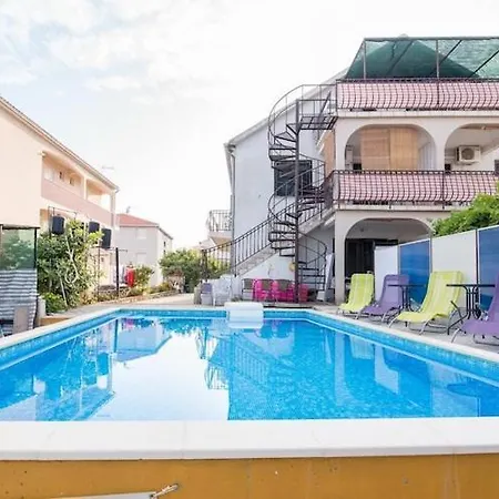 Fidelis - One Bedroom With Terrace And Garden View 2
