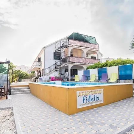 Fidelis - One Bedroom With Terrace And Garden View 2 Apartment