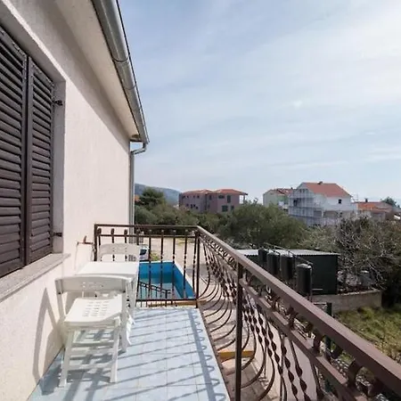 아파트 Fidelis - One Bedroom With Terrace And Garden View 2 트로기르