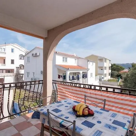 Fidelis - One Bedroom With Terrace And Garden View 2 * 트로기르