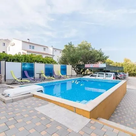 Fidelis - One Bedroom With Terrace And Garden View 2 트로기르